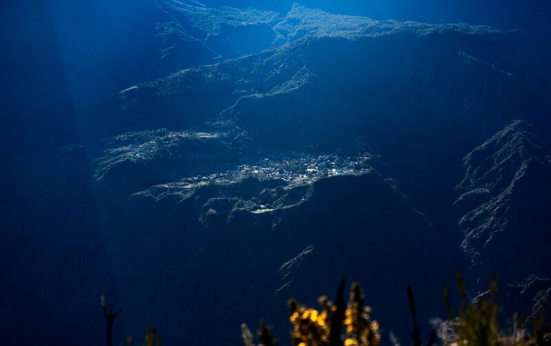 Un îlet isolé dans un des trois cirques de l'île de la Réunion, 2025.